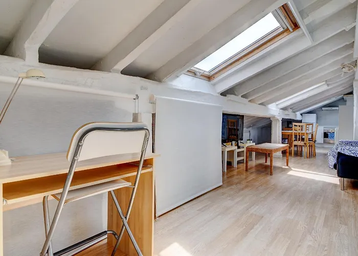 Preciosa Buhardilla En Centro アパート *