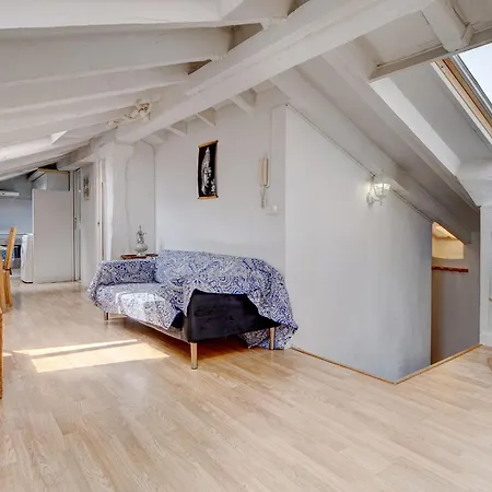 Apartament Preciosa Buhardilla En Centro