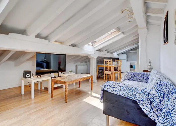 Preciosa Buhardilla En Centro דירה הונדאריבה